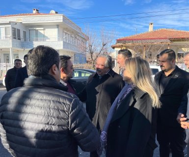 MHP TBMM Grup Başkanvekili ve Nevşehir Milletvekilimiz Sn. Prof. Dr. Filiz Kılıç ve Belediye Başkanımız Sn. Mustafa Kenan Sarıtaş ile birlikte Emekli Polis Mustafa Kenanoğlu’nun Cumhuriyet Mahallesindeki taziye evine ziyarette bulundular.