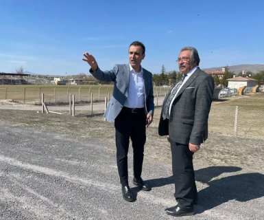 Nevşehir İl Spor ve Gençlik Müdürü Sn. Muhsin Özdemir ve Belediye Başkanımız Sn. Mustafa Kenan Sarıtaş bir araya gelerek, ilçemizde gerçekleştirilmesi planlanan spor yatırımlarıyla ilgili sahada inceleme yaptılar. Yapılan saha çalışmaları ve incelemeler s