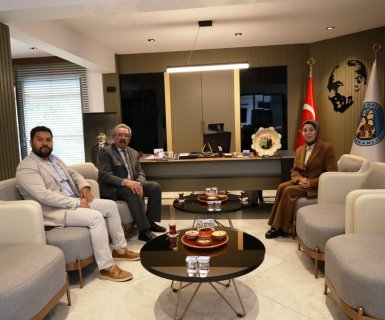 Çevre, Şehircilik ve İklim Değişikliği İl Müdürü Sayın Yasemin Demirörs, Belediye Başkanımız Sayın Mustafa Kenan Sarıtaş’ı makamında ziyaret etti.