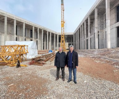 Belediye Başkanımız Sayın Mustafa Kenan Sarıtaş, Milliyetçi Hareket Partisi (MHP) Genel Başkanı Sayın Devlet Bahçeli'nin, Hacıbektaş'ta vakfettiği 6 dönümlük arsada inşa edilen, Horasan Erenleri Hacıbektaş Kültür ve Cemevi Külliyesi inşaatını zi