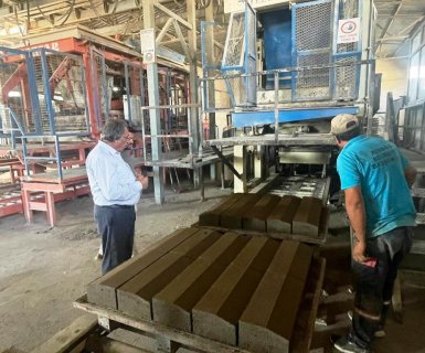 Kilit parke ve bordür üretim tesisimizde çalışmalar tüm hızıyla sürüyor. Belediye Başkanımız Sayın Mustafa Kenan Sarıtaş, tesisimizde devam eden üretim faaliyetlerini yerinde inceledi.