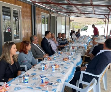 Belediye Başkanımız Mustafa Kenan Sarıtaş, ilçemizin Yeni Hükümet Konağının yapım çalışmalarını yürüten müteahhit firmanın düzenlediği yemeğe katıldı.