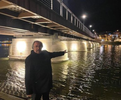 Avanos Tarihi Taş Köprü, aydınlatma çalışmalarının tamamlanmasıyla birlikte göz kamaştıran bir görünüme kavuştu.