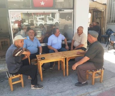 Hafta sonunda Belediye Başkanımız Sayın Mustafa Kenan Sarıtaş, çarşı merkezimiz ile ilçemizin cadde ve sokaklarında esnafımızı ziyaret ederek gönül köprüleri kurdu.