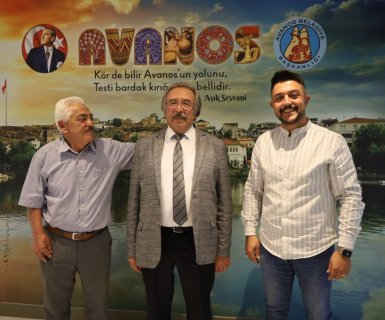 Sarılar köyünden Ali Kılıç ve Samet Özdoğan Belediye Başkanımız Mustafa Kenan Sarıtaş'ı makamında ziyaret ettiler.