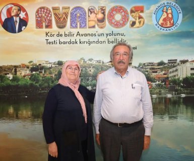 İlçemizin değerli büyüğü Latife Başer, Belediye Başkanımız Mustafa Kenan Sarıtaş'ı makamında ziyaret etti.