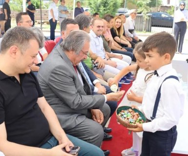 Belediye Başkanımız Ayhanlar İlkokulu Tarafından Hazırlanan Yıl Sonu Etkinliğine Katılım Sağladı.