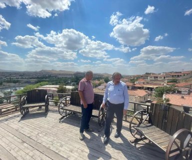 Belediye Başkanımız ilçemizin çeşitli noktalarında devam eden çevre düzenleme ve temizlik çalışmalarını yerinde inceledi.
