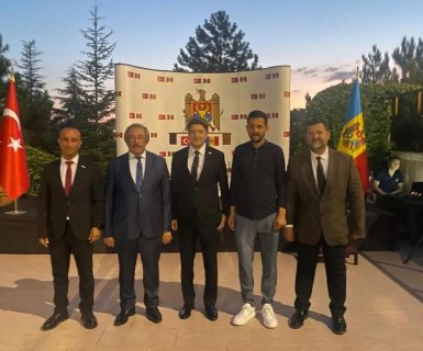 Belediye Başkanımız Mustafa Kenan Sarıtaş MHP Belediye Meclis üyesi Vedat Elma ile birlikte Moldova Nevşehir Fahri Konsolosu Uğurhan Şaşmaz beyin Konsolosluk verilme resepsiyonuna katılım sağladılar.