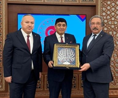 Başkan Sarıtaş, Katar Büyükelçisi Mehmet Mustafa Göksu'yu Makamında Ziyaret Etti.