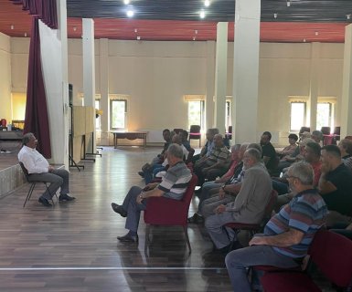 Belediye Başkanımız Sn. Mustafa Kenan Sarıtaş, Avanos Köybağında bağı ve bahçesi bulunan hemşehrilerimizin katılımıyla gerçekleştirilen toplantıda, Köybağı ile ilgili karşılıklı görüş alışverişinde bulundu.