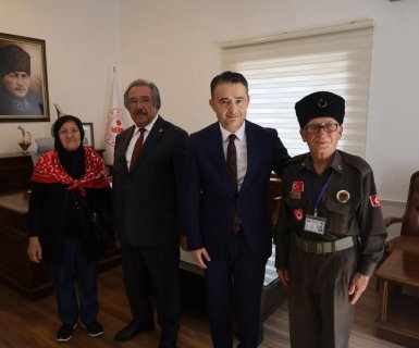 30 Ağustos Zafer Bayramı kutlama töreninin ardından, Avanos Kaymakamlık makamında tebriklerin kabulü gerçekleştirildi.