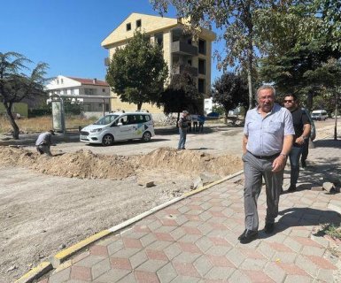 Belediye Başkanımız Mustafa Kenan Sarıtaş, Belediye ekiplerimizce ilçemiz genelinde gerçekleştirilen çalışmaları yerinde inceledi.