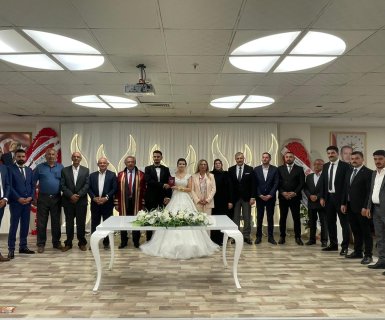 Belediye Başkanımız Sayın Mustafa Kenan Sarıtaş, MHP Nevşehir İl Başkanı Sayın Adnan Doğu'nun kızının nikahını kıydı.