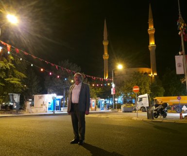 İlçemiz çarşı merkezinde başlattığımız asfalt çalışmalarımızı büyük bir titizlik ve yoğun bir tempoyla sürdürüyoruz.