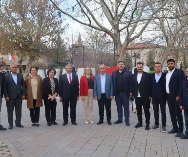 TBMM MHP Grup Başkanvekili ve Nevşehir Milletvekilimiz Sn. Prof. Dr. Filiz Kılıç, Belediye Başkanımız Sn. Mustafa Kenan Sarıtaş, MHP Avanos İlçe Başkanımız Sn. Alparslan Atasoy ve İl Genel Meclis Üyemiz Sn. Murat Öztürk, çarşı merkezinde ve Kızılırmak ken