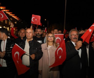 29 Ekim Cumhuriyet Bayramı kutlamaları kapsamında, Fener Alayı ve Kortej Yürüyüşü Gerçekleştirildi