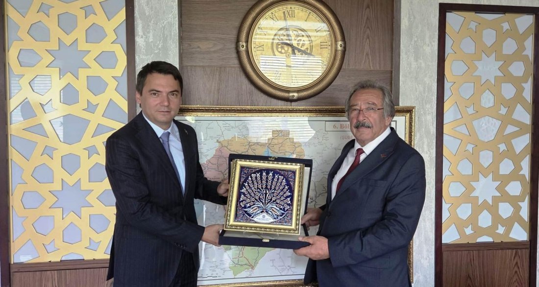 BELEDİYE BAŞKANIMIZ SAYIN MUSTAFA KENAN SARITAŞ’TAN KARAYOLLARI 6. BÖLGE MÜDÜRÜ SAYIN UMUT AKYAZI'YA ZİYARET