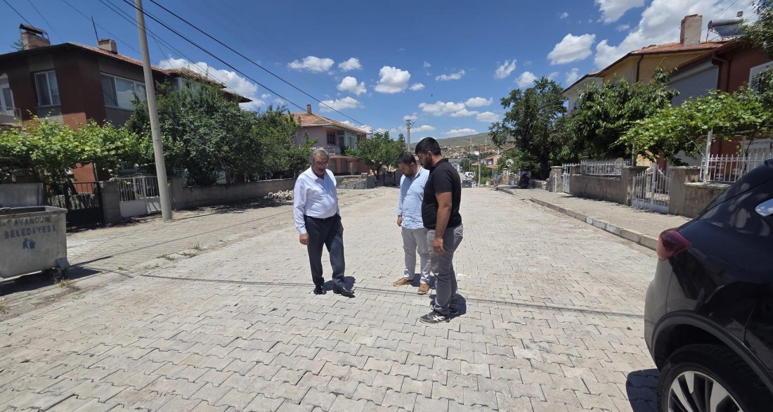 EKONOMİK ÖMRÜNÜ TAMAMLAMIŞ YOLLARIMIZDA KİLİT PARKE YOL ÇALIŞMALARI