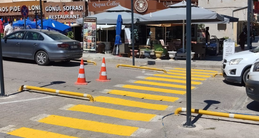 YAYA GEÇİTLERİNDE ÇİZGİ BOYAMA ÇALIŞMALARI