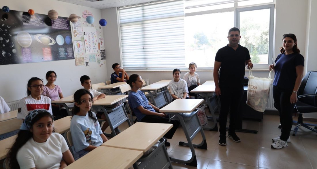 BELEDİYE BAŞKANIMIZDAN KUR'AN KURSU VE MÜZİK KURSU ÖĞRENCİLERİNE HEDİYE SÜRPRİZİ
