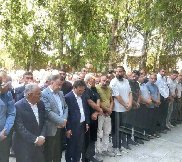 Belediye Başkanımız Mustafa Kenan Sarıtaş, Eski Avanos Kaymakamlarından Bayburt Valisi Sayın Mustafa Eldivan’ın vefat eden kayınbiraderi Ziraat Odası Başkanlığı yapmış emekli Yaşar Köseoğlu’nun cenaze törenine katıldı.