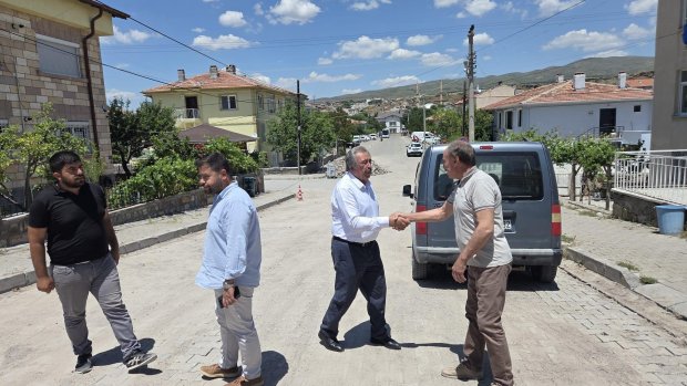 EKONOMİK ÖMRÜNÜ TAMAMLAMIŞ YOLLARIMIZDA KİLİT PARKE YOL ÇALIŞMALARI