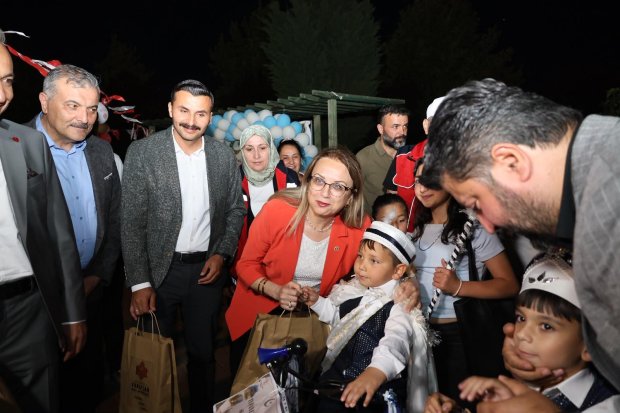 KAYSERİ VAKIFLAR BÖLGE MÜDÜRLÜĞÜ TARAFINDAN AVANOS'TA TOPLU SÜNNET ŞÖLENİ GERÇEKLEŞTİRİLDİ
