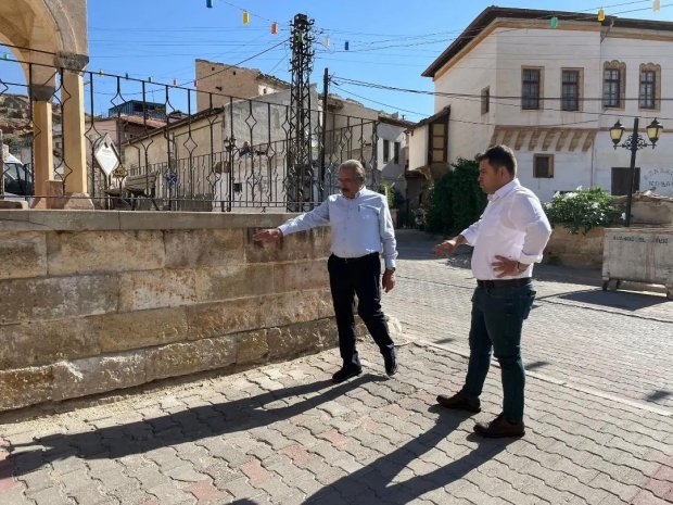 Belediye Başkanımız iş sahaları ile sanayide bulunan depoları, itfaiye garajını, marangoz ve demir atölyelerini kontrol etti.