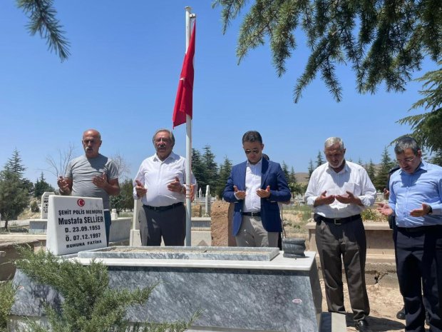 15 Temmuz Demokrasi ve Millî Birlik Günü dolayısıyla ilçemizde şehitlik ziyareti gerçekleştirildi.