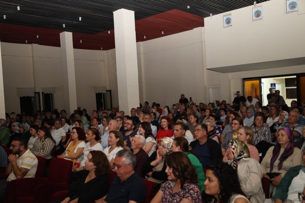 TÜRK SANAT MÜZİĞİ KOROSU VE ADD AVANOS ŞUBESİ RİTİM GRUBU KONSERİ BÜYÜK BEĞENİ TOPLADI