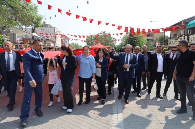 19 Mayıs Atatürk'ü Anma Gençlik ve Spor Bayramı Kutlamaları Bayrak Yürüyüşü ile Başladı