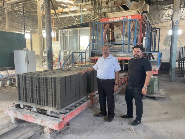 Belediyemize ait Kilit Parke ve Bordür Tesisi, uzun bir aranın ardından Belediye Başkanımız Sayın Mustafa Kenan Sarıtaş’ın girişimleriyle yeniden üretime başladı.
