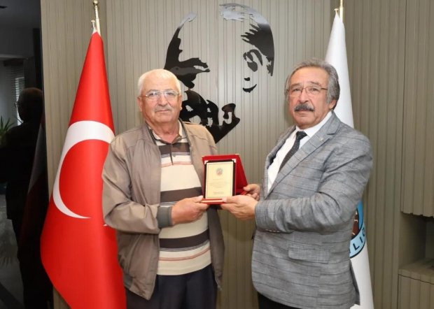 Mahalle Muhtarları Belediye Başkanımızı Makamında Ziyaret Ettiler