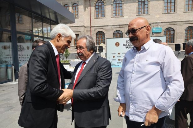 Belediye Başkanımız Sayın Mustafa Kenan Sarıtaş, Nevşehir Vilayetler Evi'nde gerçekleştirilen il protokol bayramlaşmasına katıldı.