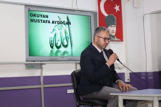 18 Mart Şehitleri Anma Günü ve Çanakkale Deniz Zaferi’nin 110.Yıl Dönümü münasebetiyle Avanos Mehmet Akif Ersoy Ortaokulu’nda anma programı düzenlendi.