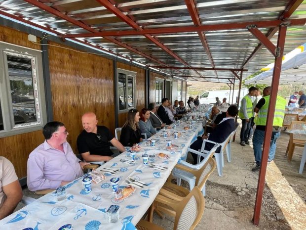 Belediye Başkanımız Mustafa Kenan Sarıtaş, ilçemizin Yeni Hükümet Konağının yapım çalışmalarını yürüten müteahhit firmanın düzenlediği yemeğe katıldı.