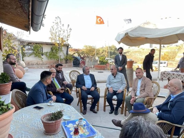 Belediye Başkanımız Mustafa Kenan Sarıtaş, Avanos Kaymakamı Osman Bilici'ninde katıldığı Güray Müzede düzenlenen Türkmenistan kültürünü anlatan resim sergisine katıldı.