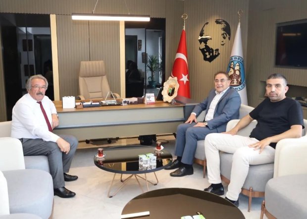 Önceki Dönem Nevşehir Milletvekili Sn. Yücel Menekşe ile Sn. Halil Doğan Belediye Başkanımıza hayırlı olsun ziyaretinde bulundular.