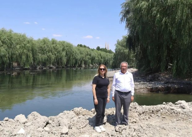 Nevşehir Milletvekilimiz Sn. Prof. Dr. Filiz Kılıç ile birlikte restorasyon çalışmaları devam eden Tarihi Taş Köprü’müzün çalışmalarını yerinde inceledik.