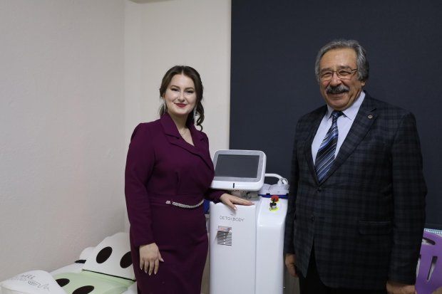 Belediye Başkanımız Sayın Mustafa Kenan Sarıtaş, Diyetisyen Sayın Nimet Yavuz’un işyeri açılışını gerçekleştirdi.