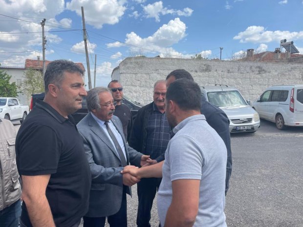 Kayseri Pancar Ekicileri Kooperatifi Yönetim Kurulu Başkanı Sayın Hüseyin Akay, Kayseri Şeker Fabrikası Yönetim Kurulu Başkanı Sayın Hurşit Dede ve beraberindeki yönetim kurulu üyeleri, Belediye Başkanımız Sayın Mustafa Kenan Sarıtaş’ı makamında ziyaret e