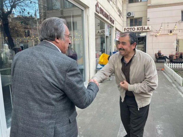 Belediye Başkanımız Sn. Mustafa Kenan Sarıtaş, çarşı merkezinde vatandaşlarımızla bir araya gelerek sohbet etti.
