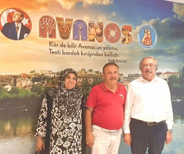 Üçkuyu köyünden Mehmet Mustafa Güner ve eşi Belediye Başkanımız Mustafa Kenan Sarıtaş'ı makamında ziyaret ettiler.