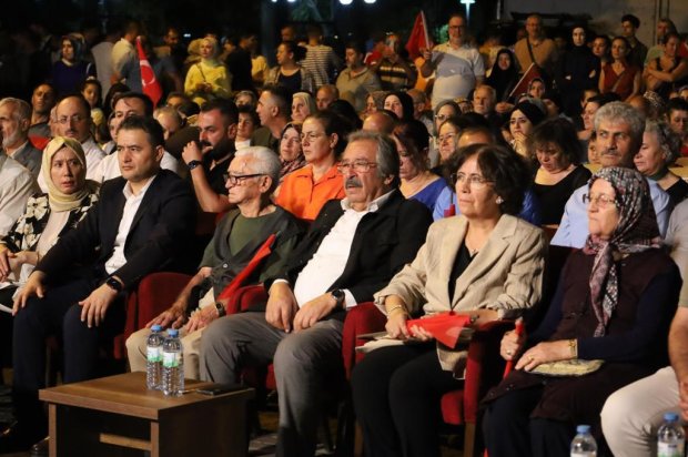 15 Temmuz Demokrasi ve Millî Birlik Günü, ilçemizde büyük bir coşku ve anlam yüklü bir programla anıldı.