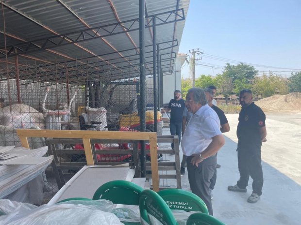 Belediye Başkanımız Sayın Mustafa Kenan Sarıtaş, belediyemizin sanayi iş ocakları, araç garajı ve iş atölyelerinde incelemelerde bulundu.