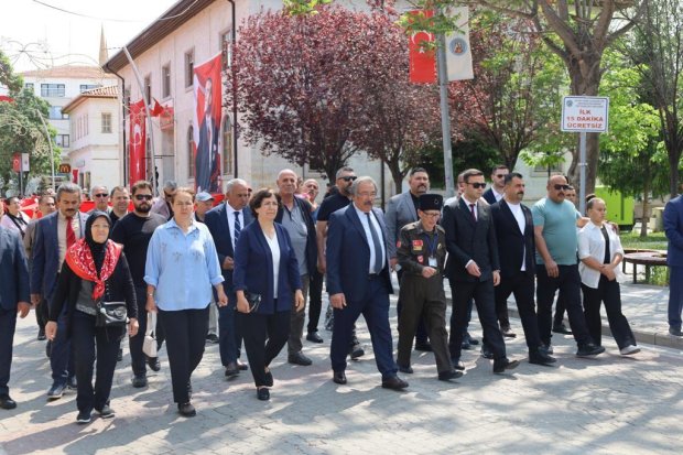 19 Mayıs Atatürk'ü Anma Gençlik ve Spor Bayramı Kutlamaları Bayrak Yürüyüşü ile Başladı