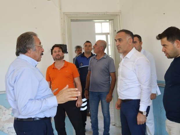 Kültür ve Turizm Bakanlığı Kütüphaneler ve Yayımlar Genel Müdürü Taner Beyoğlu, Belediye Başkanımız Mustafa Kenan Sarıtaş ile birlikte Eski Avanos Lisesinde incelemelerde bulundu.