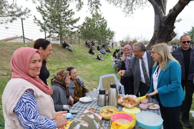 Hıdırellez Şenliği, belediyemizin organizasyonuyla yoğun ilgi ve katılımla coşkulu bir şekilde gerçekleştirildi.