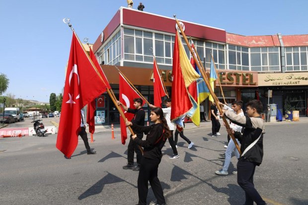 19 Mayıs Atatürk'ü Anma Gençlik ve Spor Bayramı Kutlamaları Bayrak Yürüyüşü ile Başladı